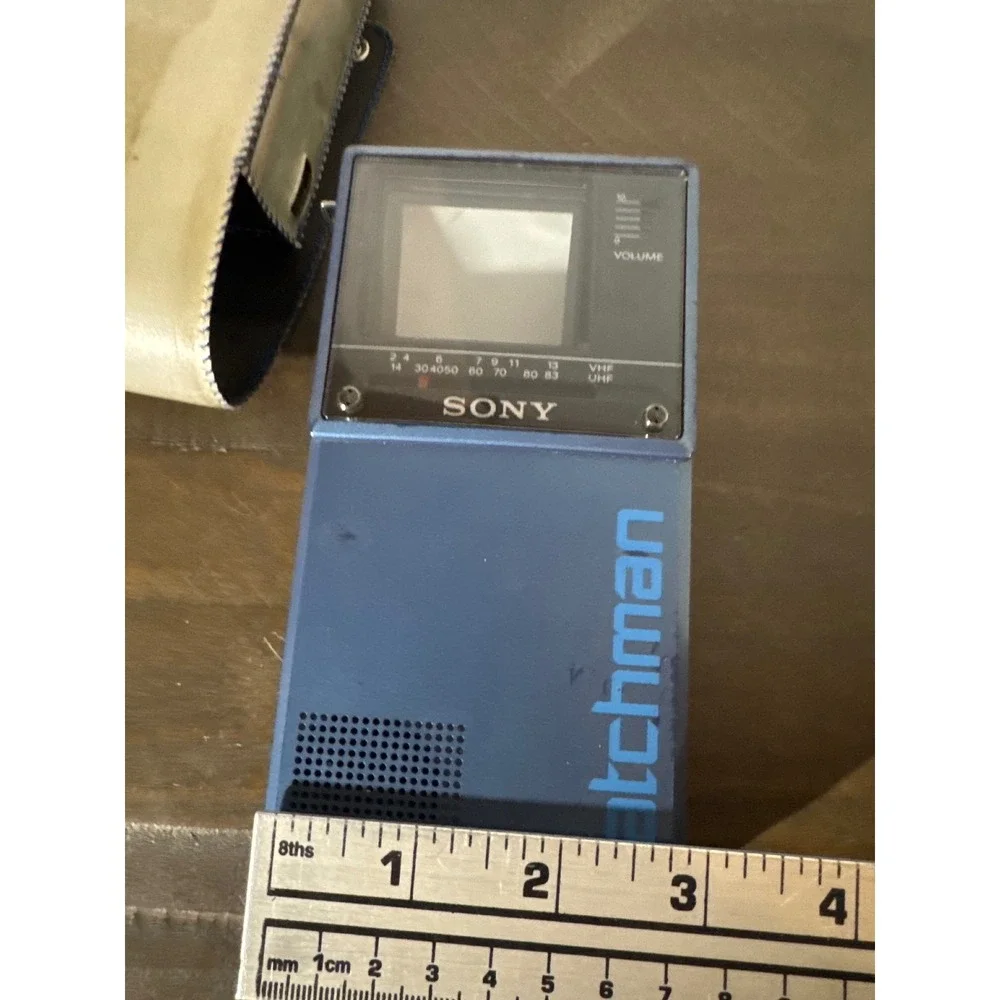 Vintage 1984 Sony Watchman FD-20A Blue Portable B&W TV with Case Made in Japan
